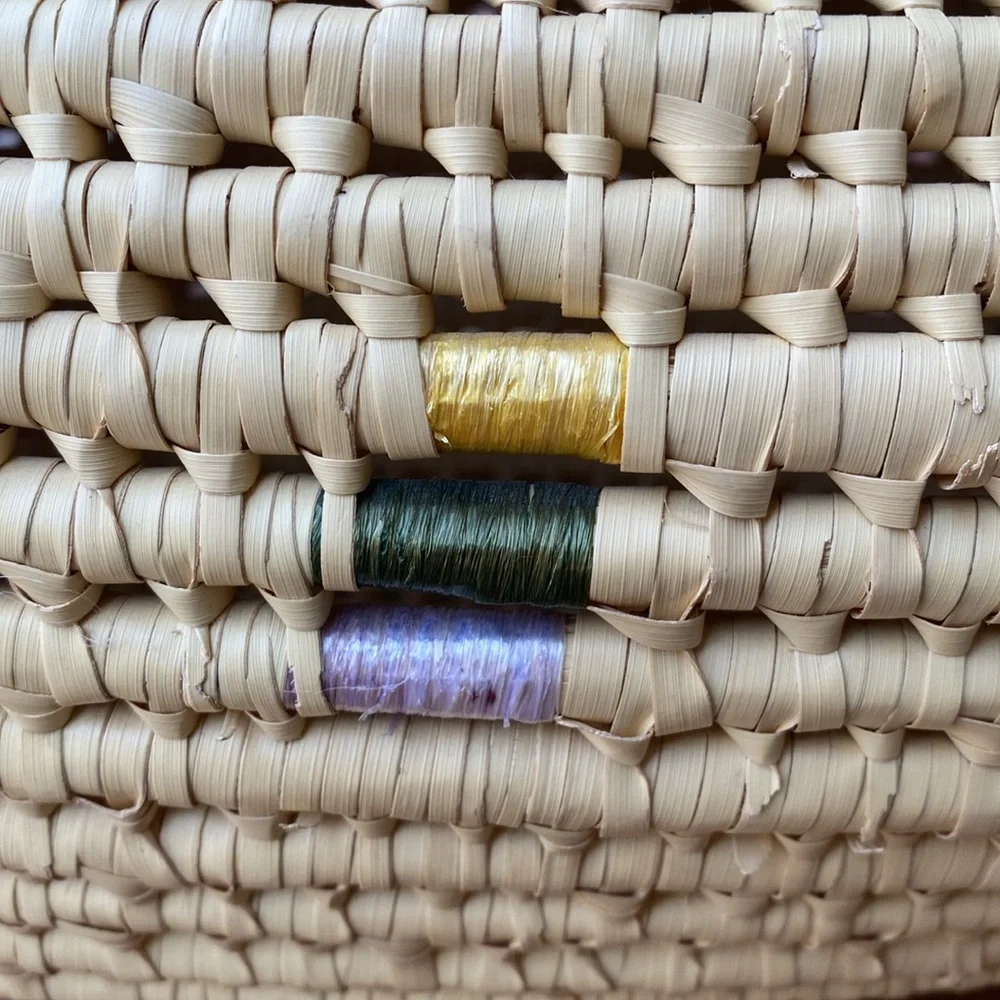 Handcrafted Woven Oval Handbag with Lid